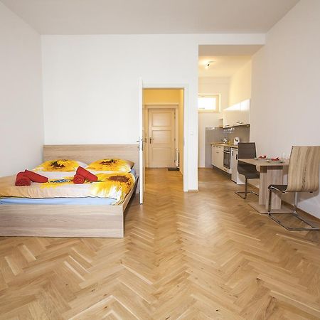 Beautiful Central Apartment Thamova Prague Exterior photo