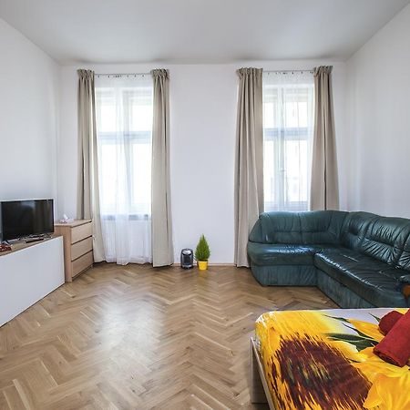 Beautiful Central Apartment Thamova Prague Exterior photo