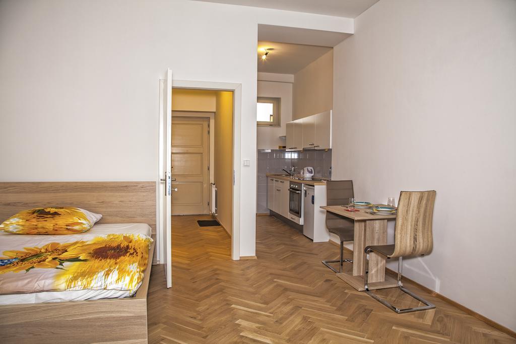 Beautiful Central Apartment Thamova Prague Exterior photo